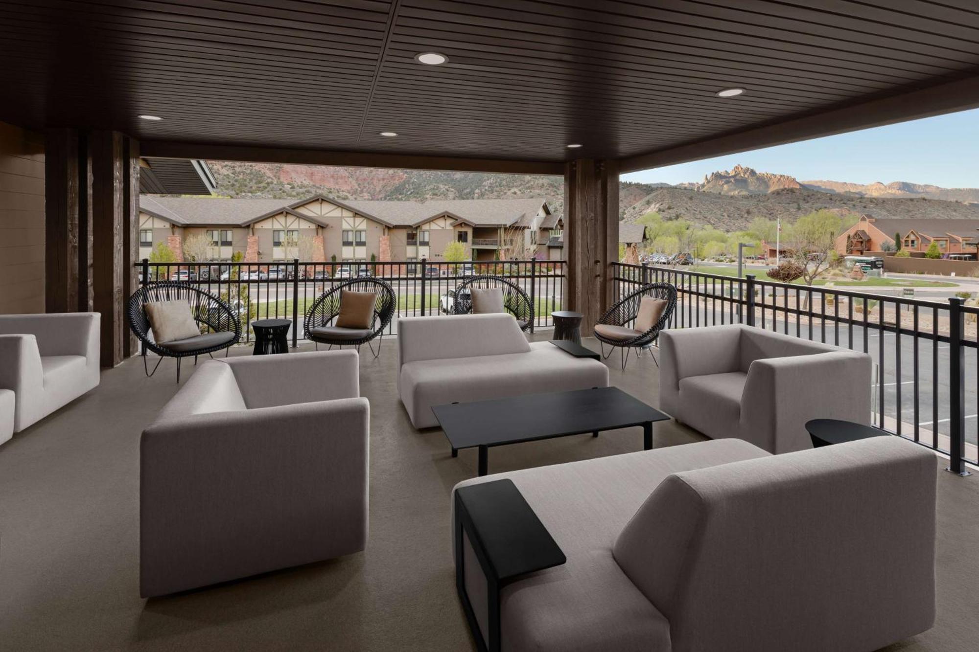 Hampton Inn & Suites Springdale/Zion National Park Exterior photo
